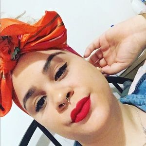 Meet your Posher, Vivian